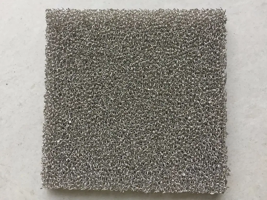 Poröser Eisen-Nickel-Schaum
